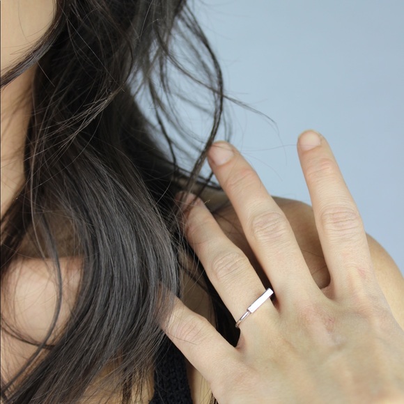 Gold or silver Delicate Modern Bar ring // R005 - Picture 2 of 2